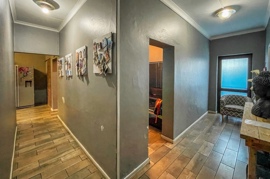 4 Bedroom Property for Sale in Wellington Central Western Cape